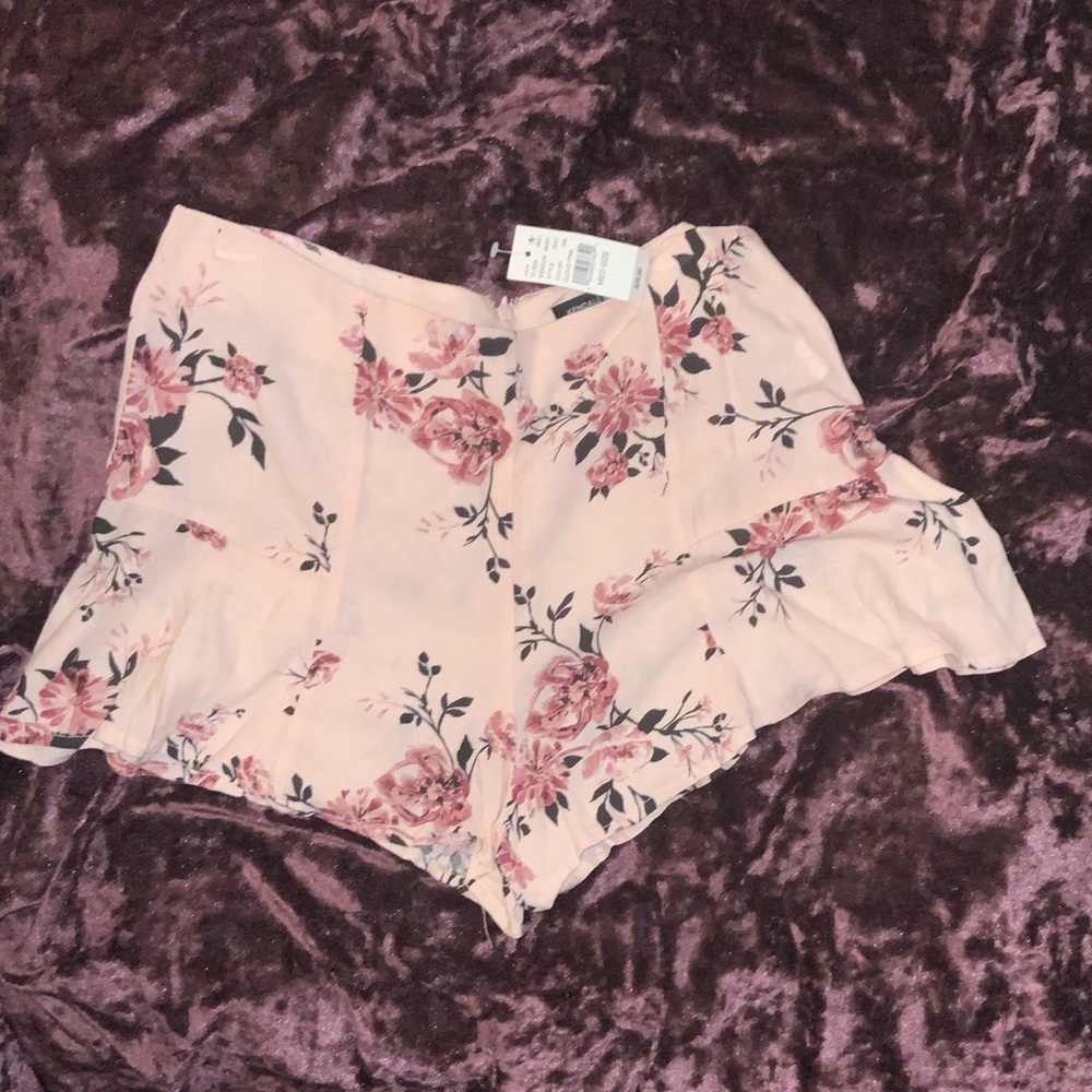 Floral shorts - Picture 2 of 3